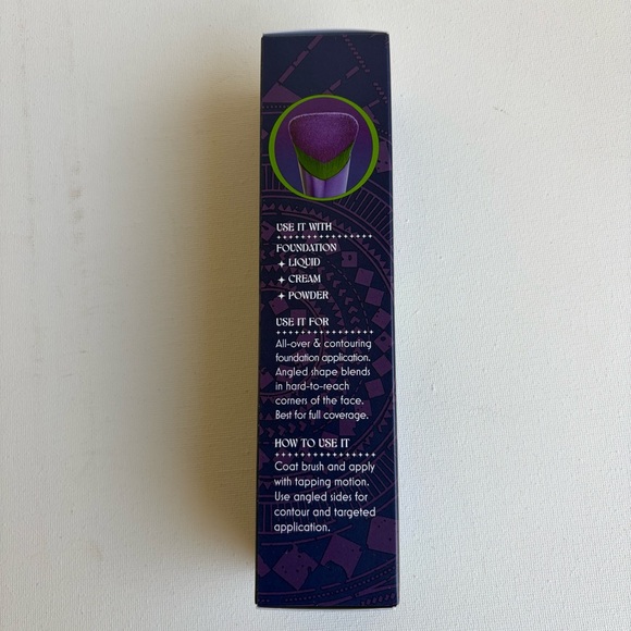 IT Brushes for ULTA Wicked Elphaba Purple & Green Powder Brush NIB - Picture 10 of 13